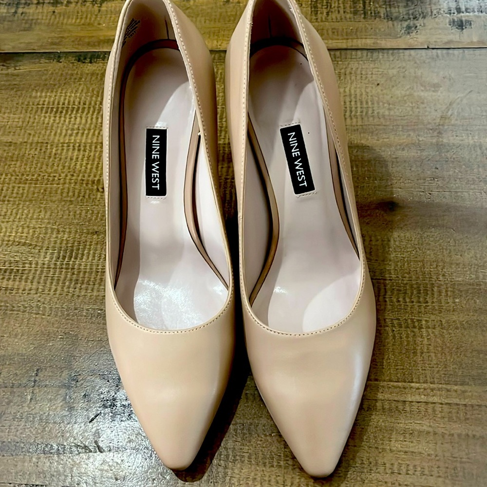 Women size 7 1/2 M Tan heels by Nine West gently worn- pointed toes -3/12” heels